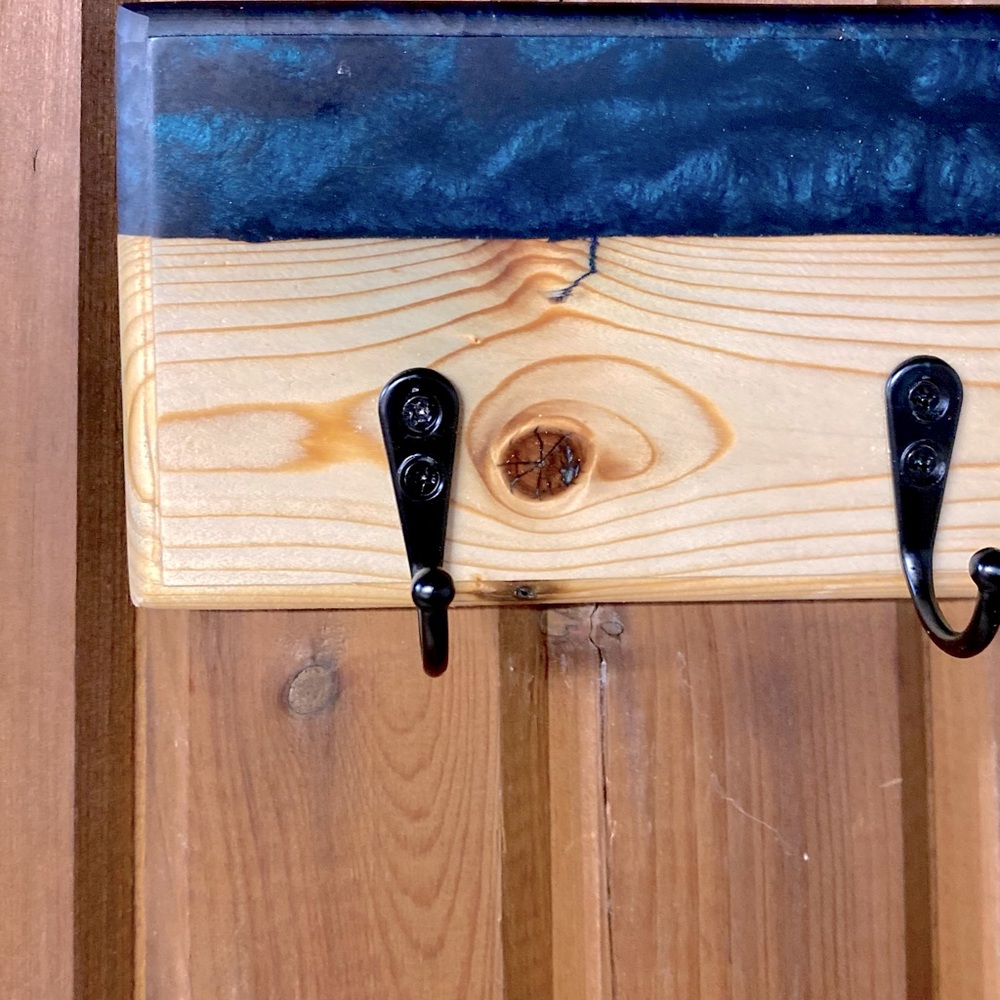 Handmade Midnight Pinewood Resin Key Rack Organizer - Picture 6 of 9